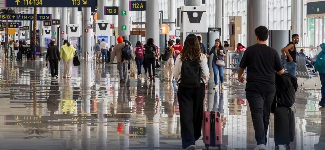 Sheinbaum destaca éxito del AIFA con 164 mil pasajeros en vacaciones