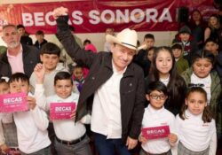 Gobernador beneficia a sonorenses con más becas, apoyos y menos gastos