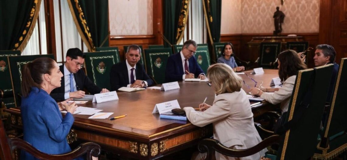 Sheinbaum se reúne con titular del BEI para revisar acuerdos con la UE