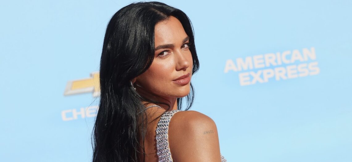 Dua Lipa demanda a Samsung por usar su imagen para vender televisores