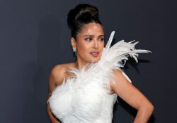 Salma Hayek arrasa en Festival de Cannes 2026 con espectacular vestido