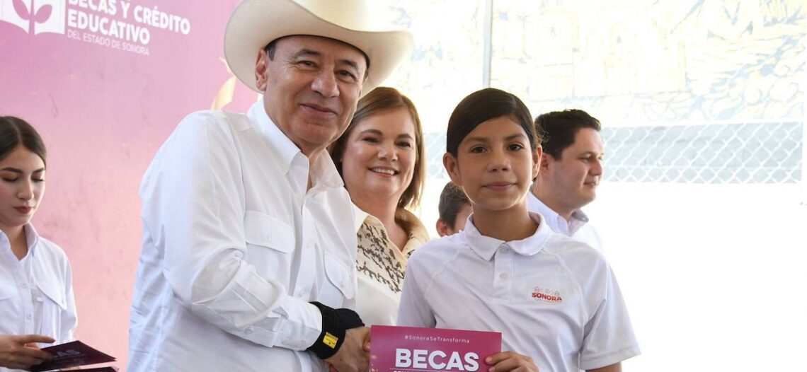 Lleva Gobernador Durazo becas, obras y servicios gratuitos a la sierra sonorense