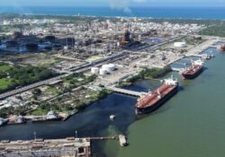 Desastre en el río Pánuco, derrame de Pemex avanza al Golfo de México