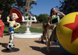 Belinda se une al universo de Pixar, dará voz a Lilypad en ‘Toy Story 5’