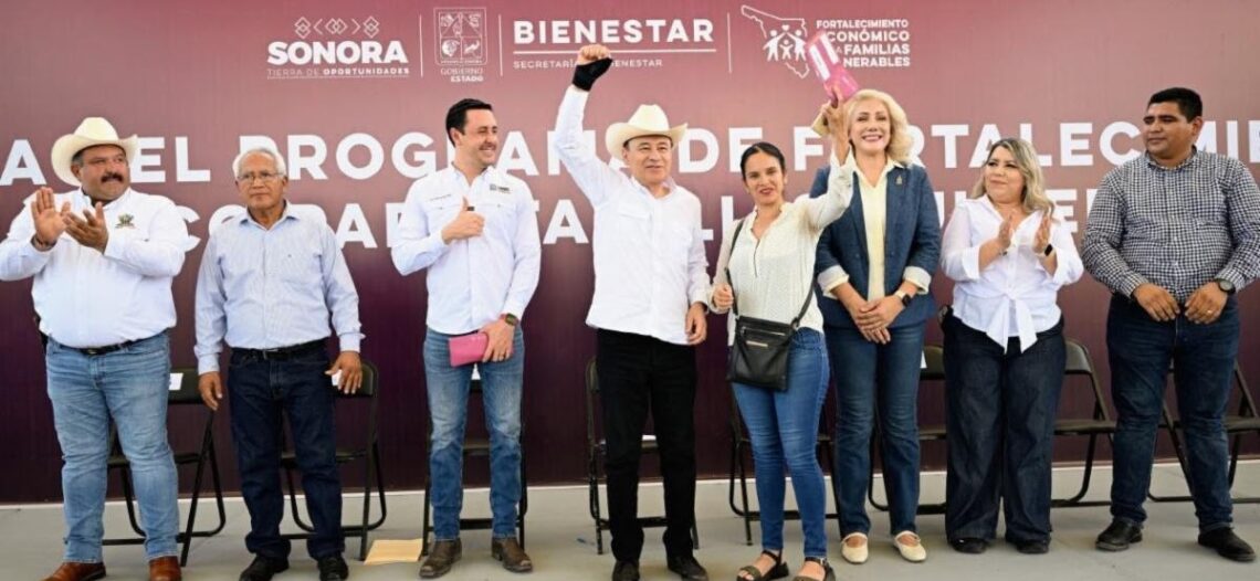 Gobernador Durazo entrega segundo pago de la Tarjeta de Oportunidades