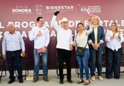Gobernador Durazo entrega segundo pago de la Tarjeta de Oportunidades