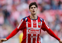 Olympiacos busca fichar a la ‘Hormiga’ González; Chivas analiza la oferta