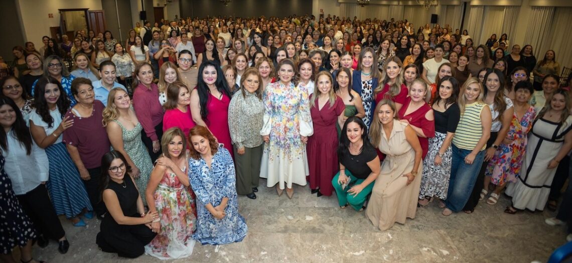 Lorenia Valles destaca la sororidad para construir el tiempo de las mujeres