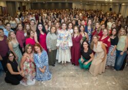 Lorenia Valles destaca la sororidad para construir el tiempo de las mujeres
