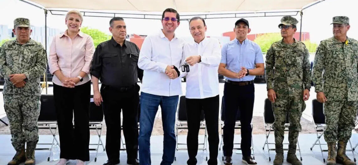 Gobernador Durazo entrega 73 unidades para reforzar seguridad en Sonora
