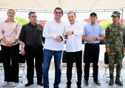 Gobernador Durazo entrega 73 unidades para reforzar seguridad en Sonora