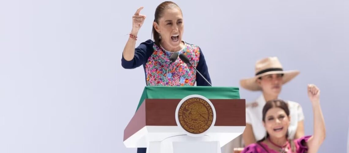 Claudia Sheinbaum rechaza injerencias extranjeras durante mensaje en el Zócalo