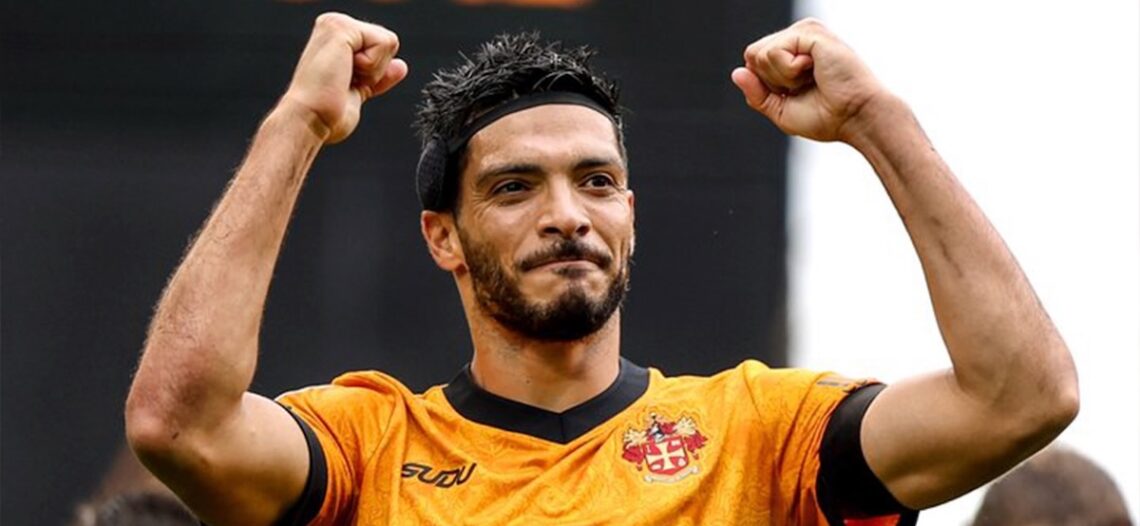 Raúl Jiménez mantiene paso perfecto en penales y marca con Wolverhampton