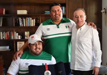Gobernador Durazo amplía atención y movilidad para personas con discapacidad