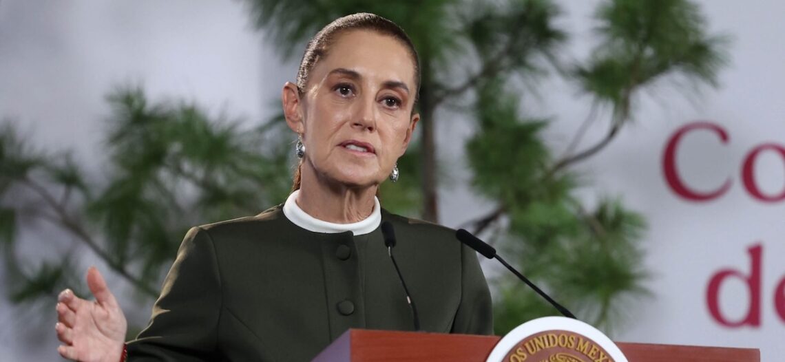 Sheinbaum reconoce demandas del IMSS y cuestiona participación de partidos