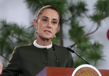 Sheinbaum reconoce demandas del IMSS y cuestiona participación de partidos