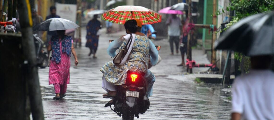 Ciclón Arnab golpea India y provoca evacuaciones en dos estados costeros