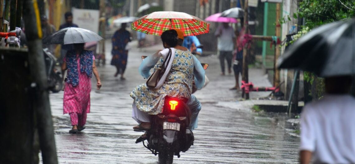Ciclón Arnab golpea India y provoca evacuaciones en dos estados costeros