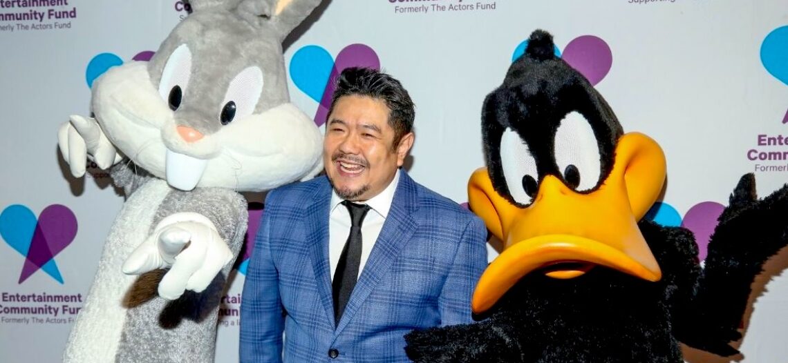 Muere Eric Bauza, actor de voz en inglés de Bugs Bunny y otros Looney Tunes