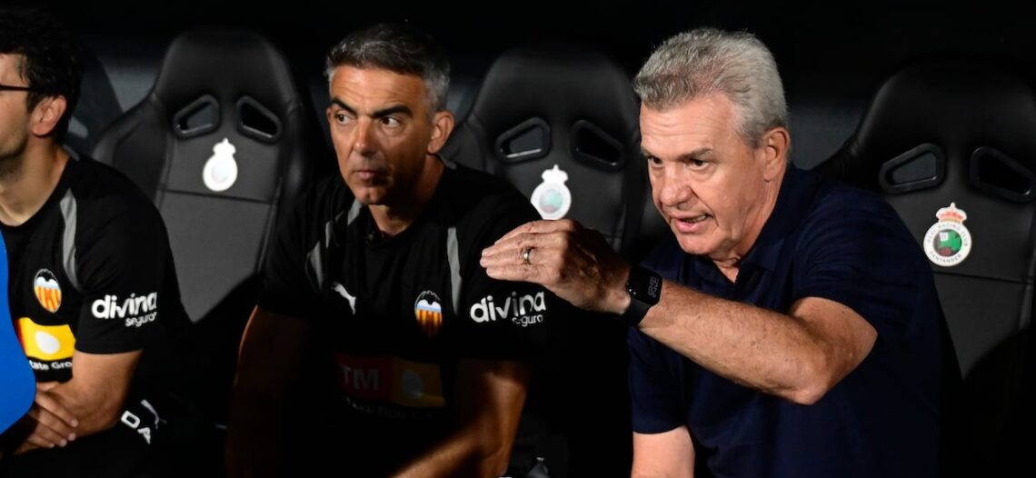 Javier Aguirre debuta con empate y busca rescatar al Valencia en España
