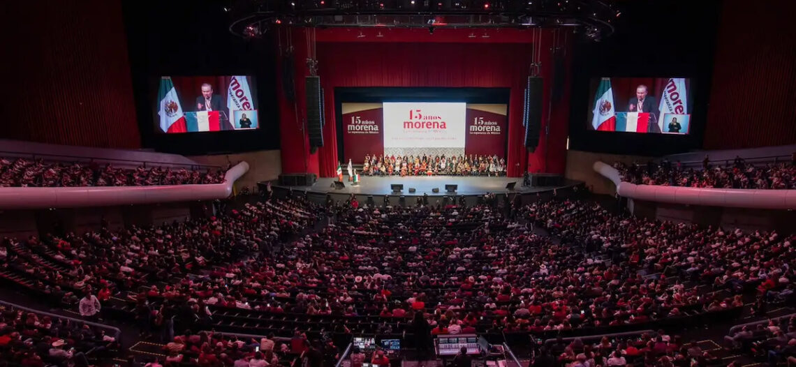 Morena celebra 15 años con homenaje a fundadores y respaldo a Sheinbaum