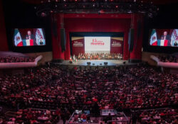 Morena celebra 15 años con homenaje a fundadores y respaldo a Sheinbaum