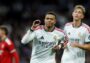 Real Madrid derrota al Sevilla entre protestas de aficionados contra Tebas