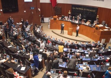 Senado avala la ley antimemes entre críticas por libertad de expresión