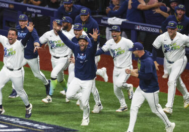 Rays vencen a Cleveland y avanzan a la Serie Mundial ante los Cerveceros