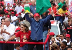 Lula celebra triunfo en Brasil y anuncia que buscará regular redes sociales